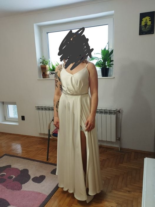 Satynowa suknia slubna