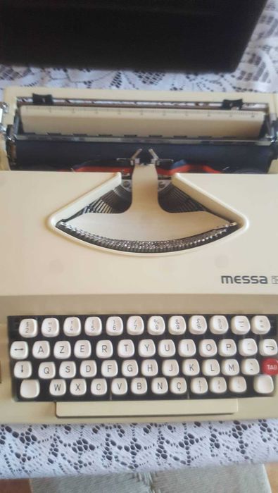 Máquina de escrever64861179025794121