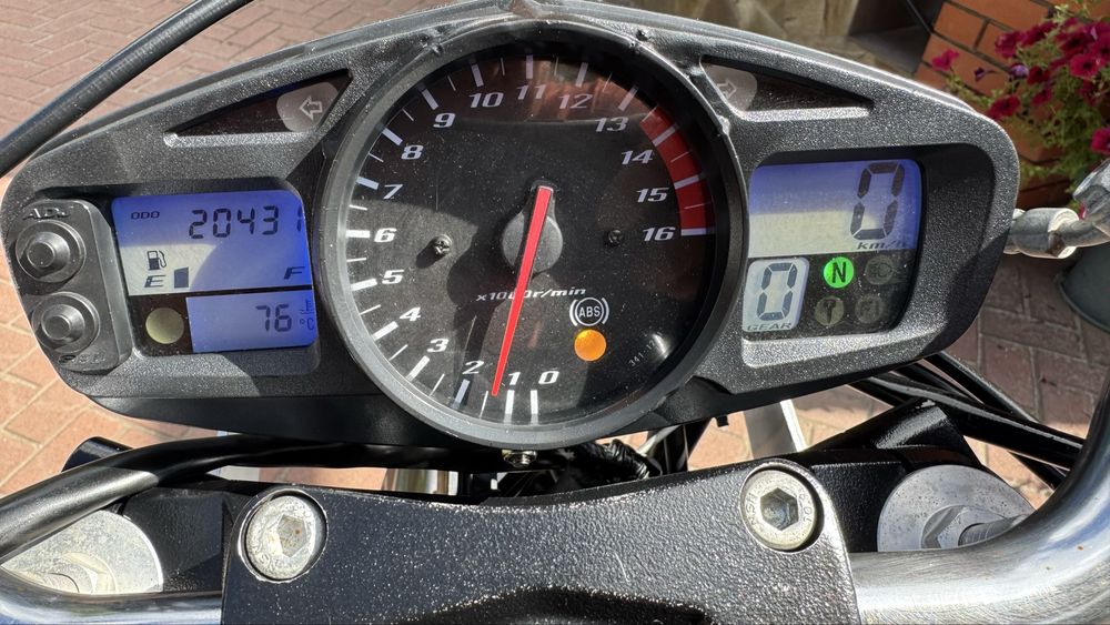 Suzuki GSR400  ABS Сузуки 2013 рік
