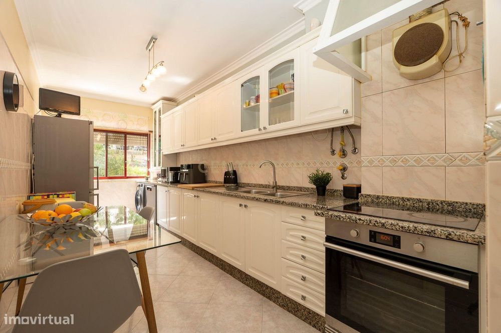 ** Espectacular Apartamento T2 No Cacém **