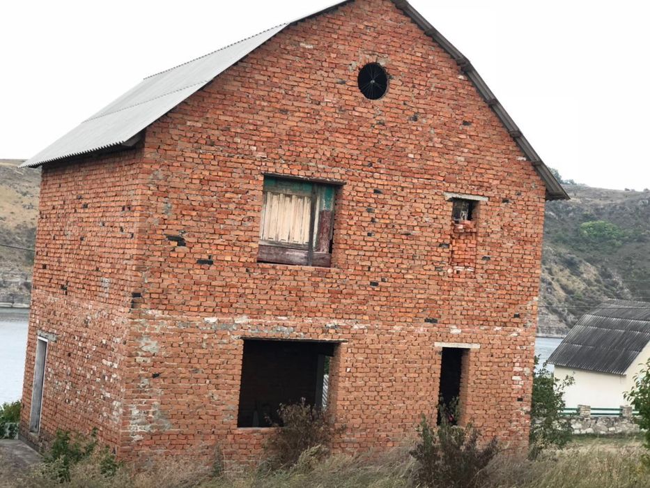 Продається незавершений дачний будинок біля Дністра