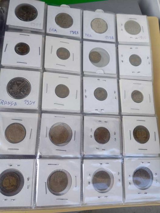 à venda:
cerca de 450 moedas de diferentes países.