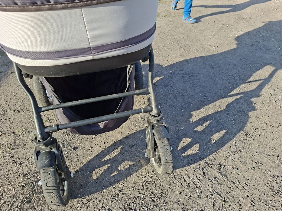 Wózek z dużą gondola