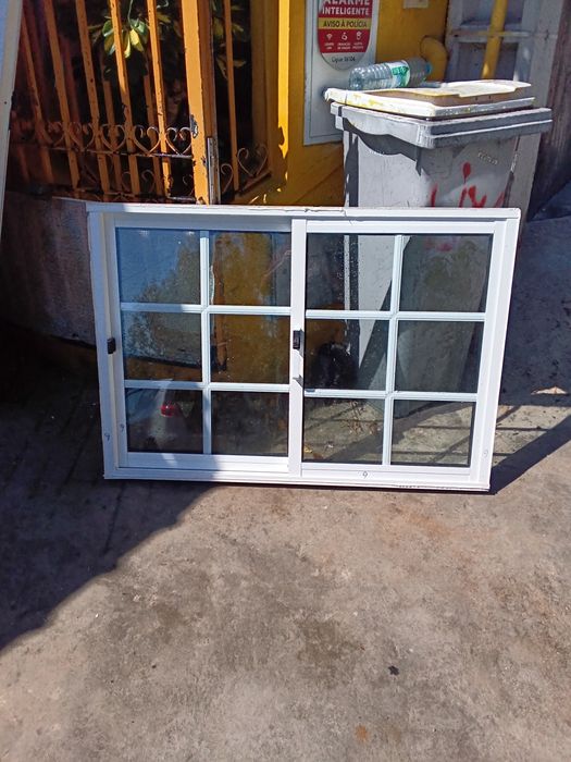 Janelas alumínio vidro duplo quadriculado correr