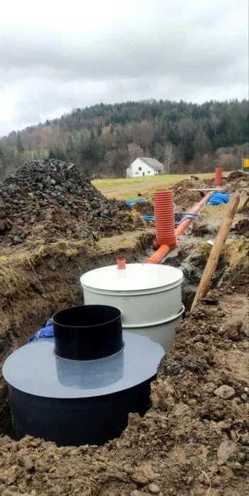 Prace zimne , koparka, koparko-ładowarka, przyłącza wod-kan, szamba,