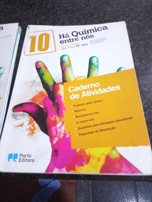 Livro escolar física e química