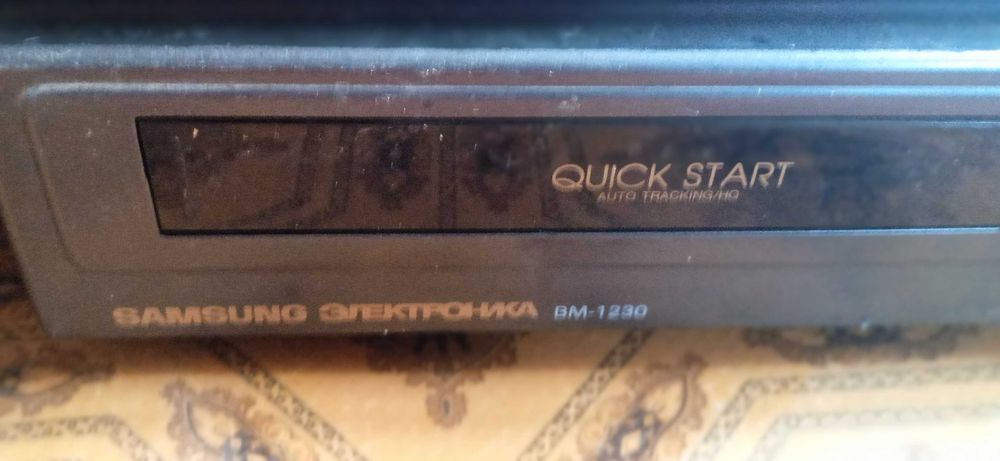 Продам відеомагнітофон і dvd плеєри