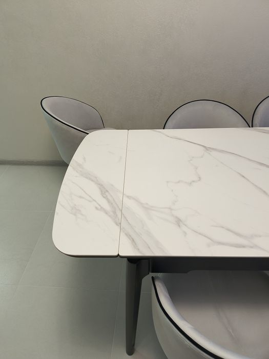 Продам НОВИЙ кухонний стіл