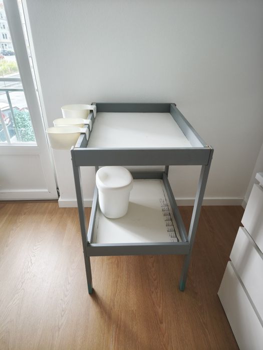 Trocador de Bebé IKEA SNIGLAR + Acessórios