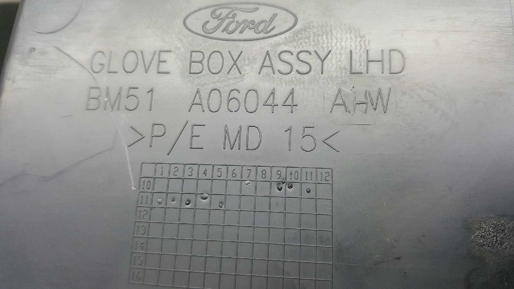 PORTA LUVAS FORD FOCUS TURN. (CB8) TREND