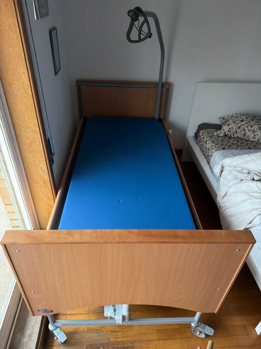 Cama articulada em bom estado