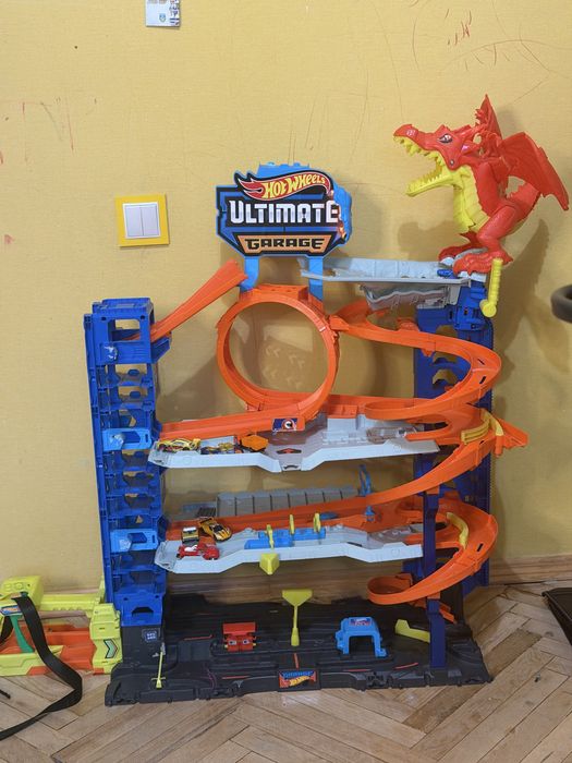Hot Wheels City Ultimate Garage