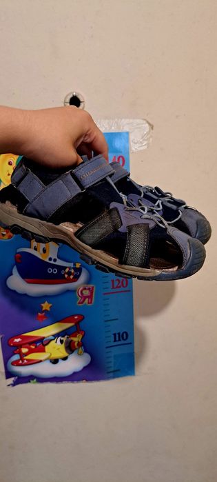 Продам взуття на хлопчика