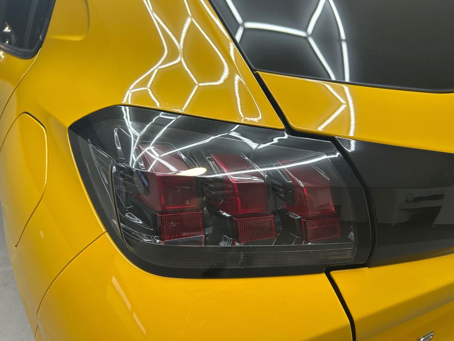 Peugeot 208 full extras