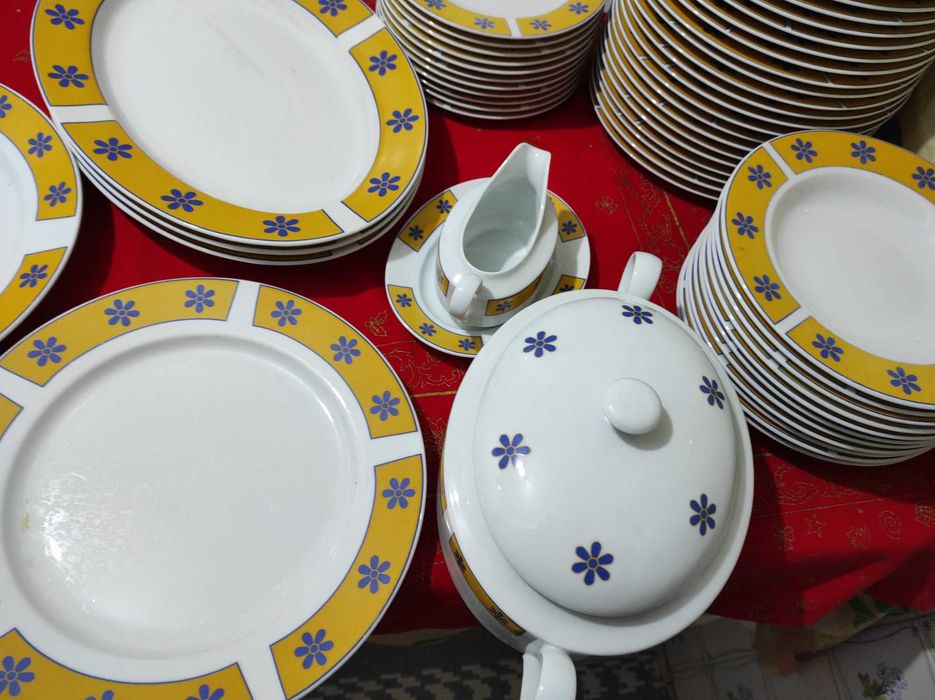Serviço de loiça porce oeste de jantar e chá/café meno 3 eur cada peça