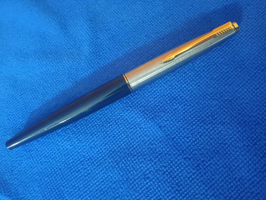 Caneta Parker 45 azul com aparo em ouro