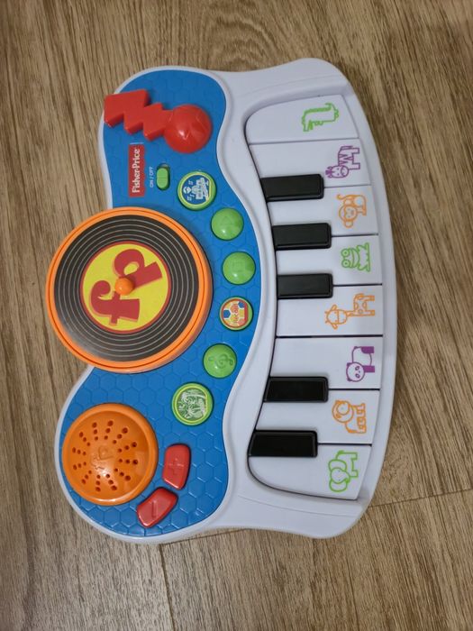 Vários brinquedos de criança