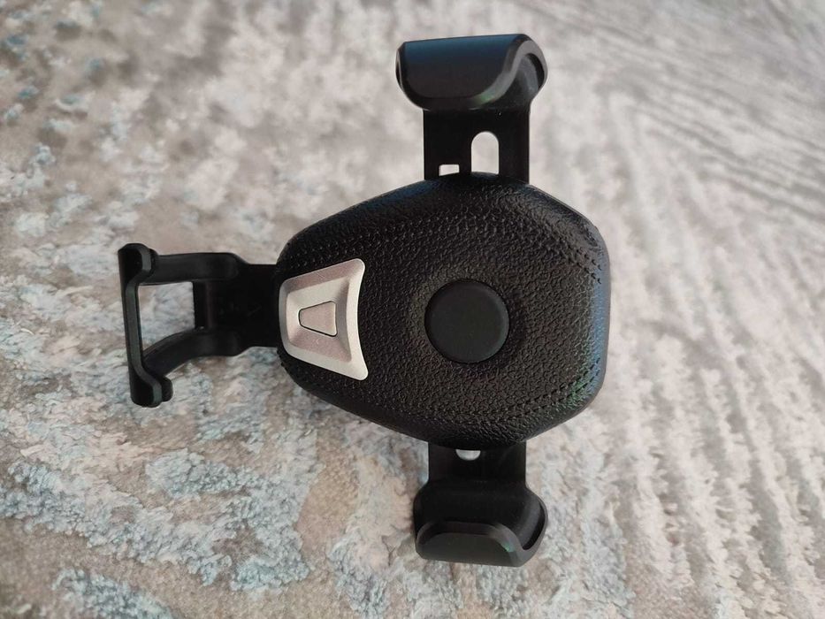 Держатель для телефона в машину