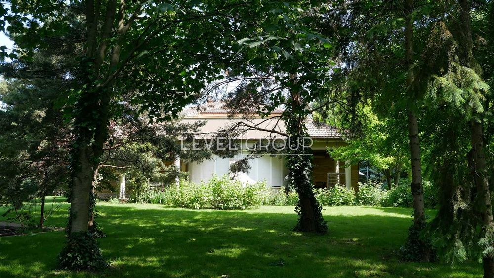 Будинок дизайнера S=555 м² ділянка 0,36га  біля озера Крюківщина Гатне