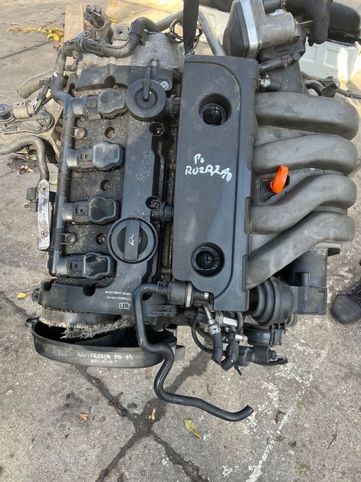 Silnik na części Audi a3 2.0fsi AXW R06D103023 blok silnika