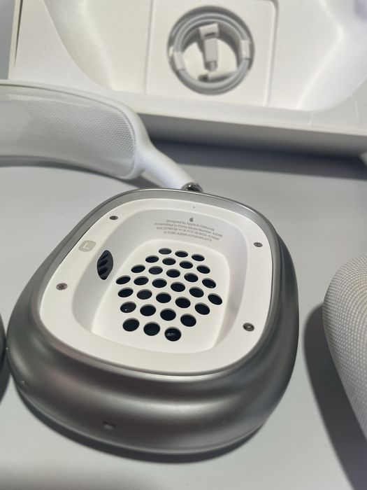 AirPods Max Brancos