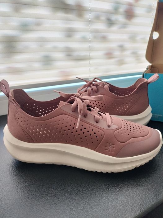 Clarks, нові  кросівки