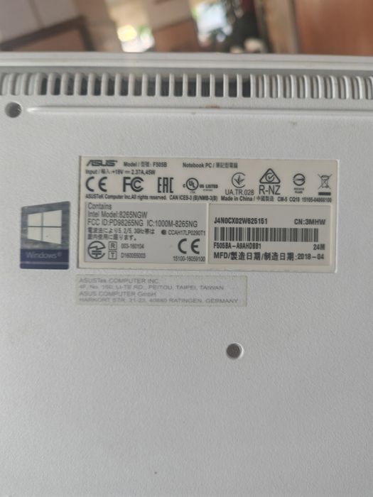 Laptop505966856074045441