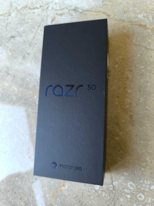 Vendo Motorola RAZR 50 na garantia