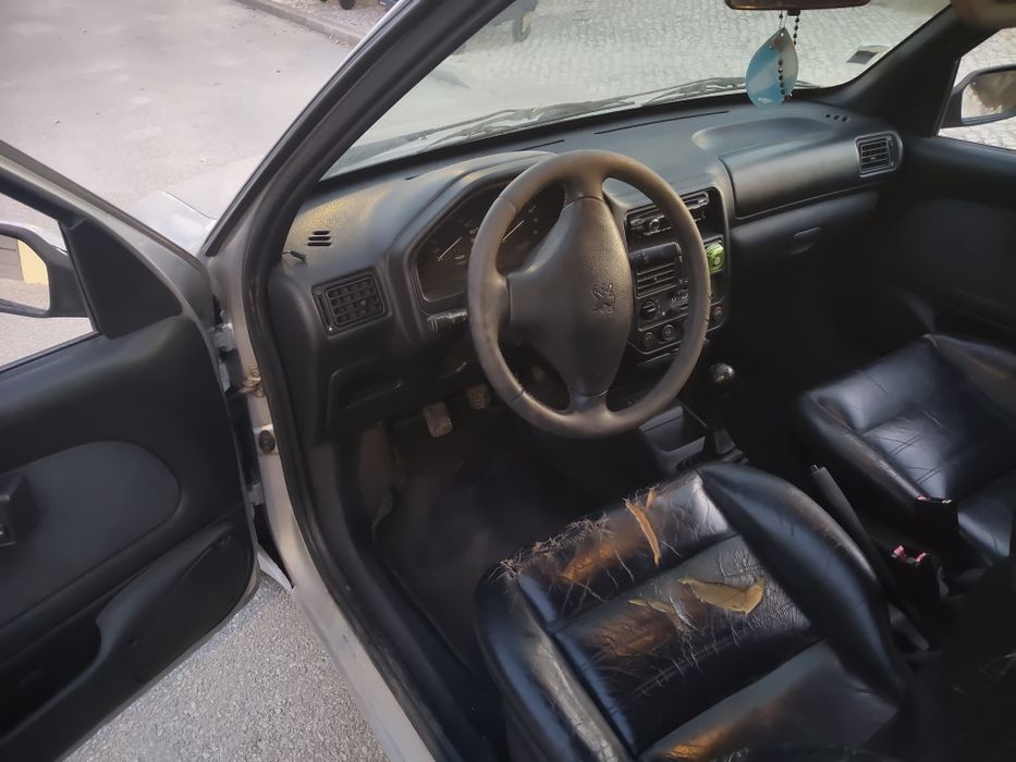 Peugeot 106 XT - Para desocupar ate ao fim de semana 750€