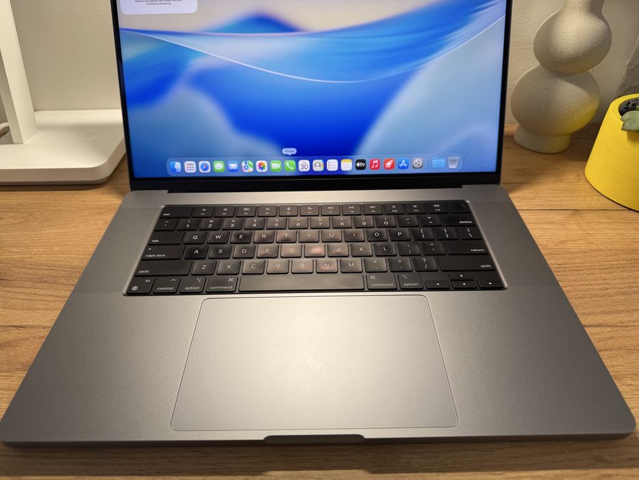 MacBook Pro 16 2021 24 GPU M1 Max 64GB RAM 1TB: 61 900 грн
