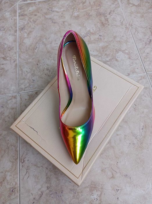 Sapatos Multicoloridos Novos