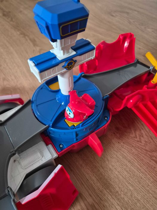 Super Wings - Aeroporto Jett