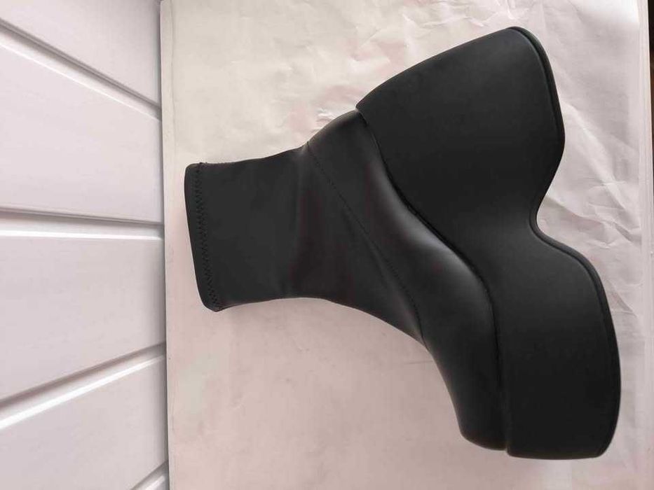 Botas plataforma pretas tamanho 35