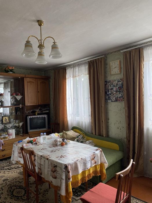 Продам будинок у селі 130 км від Києва