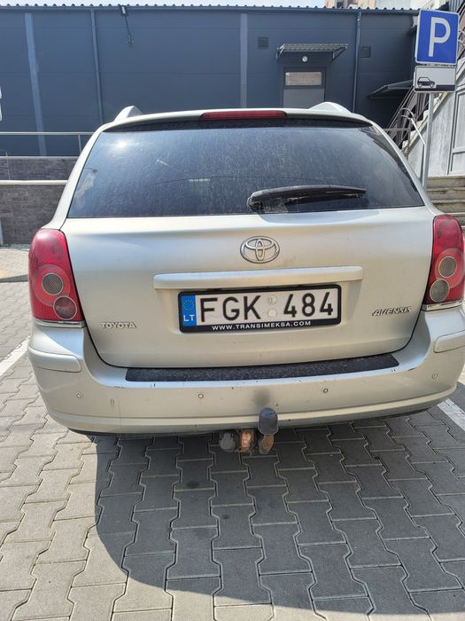 Кришка багажника toyota avensis задня ляда зі склом тойота авенсіс