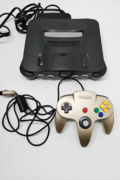 Konsola Nintendo 64 + Okablowanie + Złoty pad