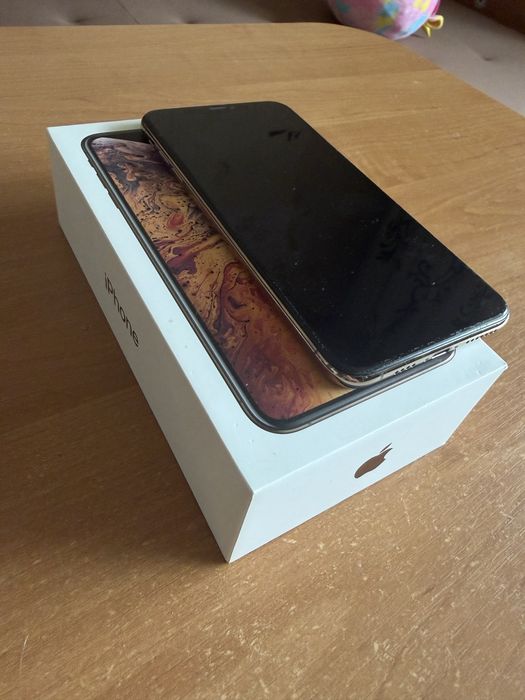 Продам Iphone XS max