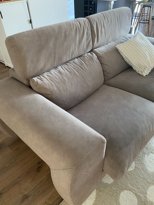 Sofa 3 lugares com revestimento Rustika Aqua clean