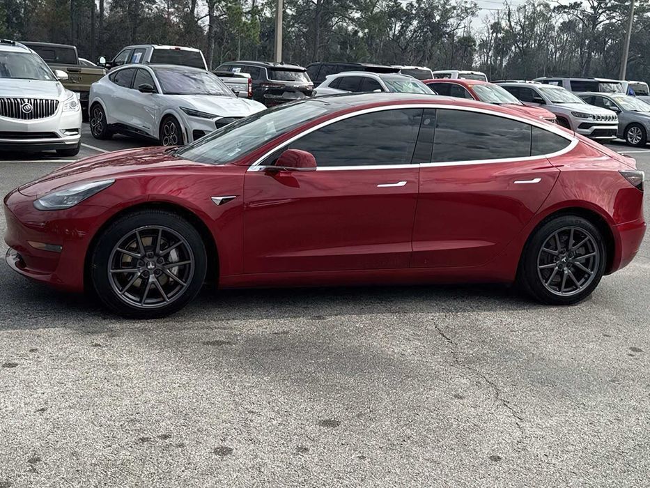Tesla Model 3 Long Range      2019