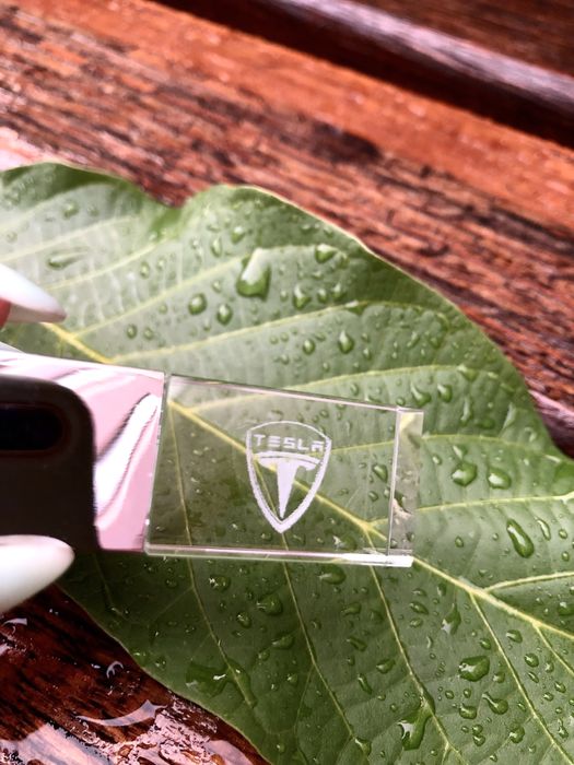 Флешка usb накопитель Tesla 32Gb светящаяся Тесла