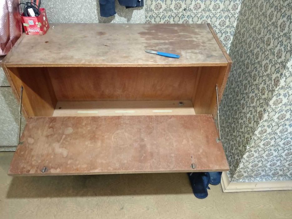 стол  шкаф тумбочки