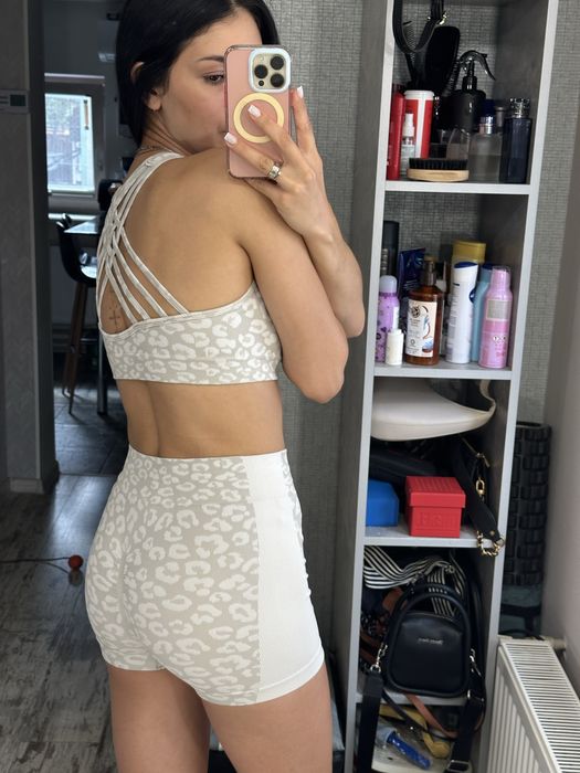 Костюм для спорту топ+шорти велосипедки