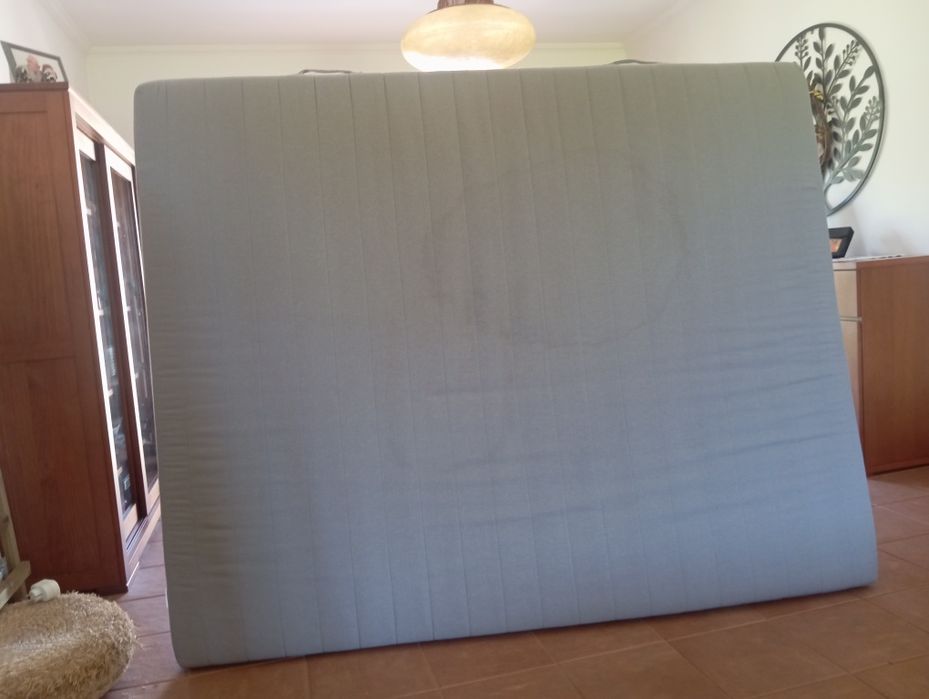 Colchão IKEA usado