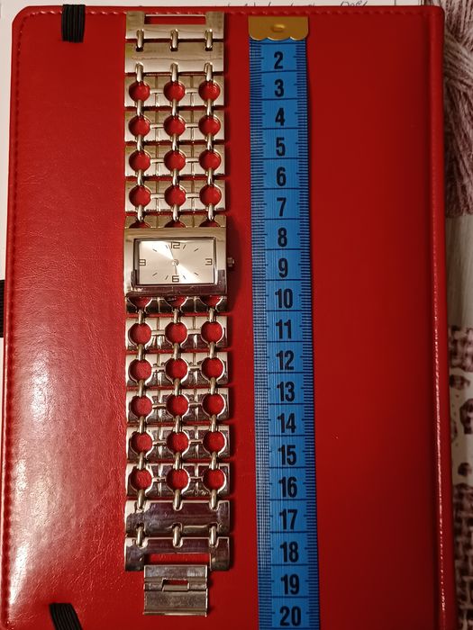 Zegarek damski AVON Aisha