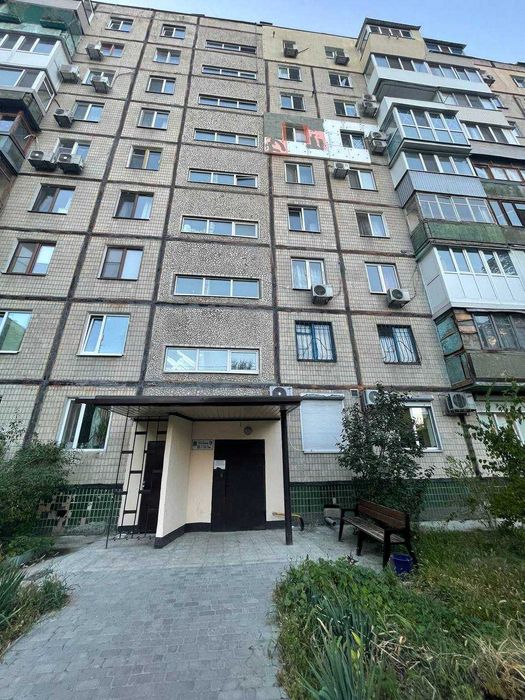 Продам квартиру 3 ком Победа 4