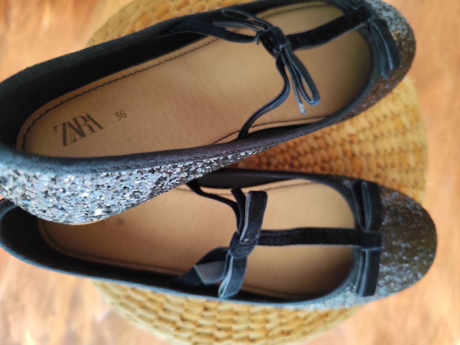 Sabrinas novas brilhantes e com veludo azul marinho Zara tamanho 36