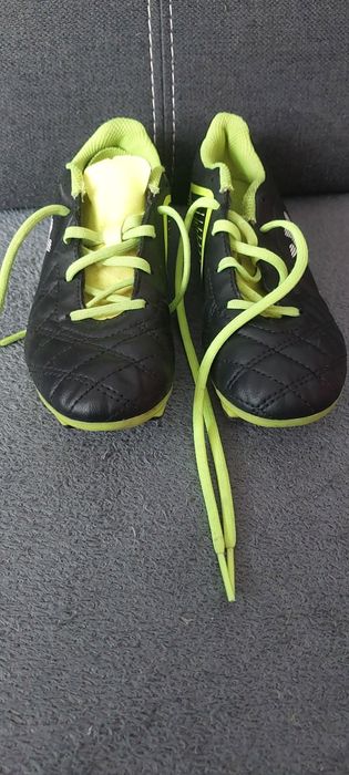 Buciki do gry w piłkę Decathlon idealny stan
