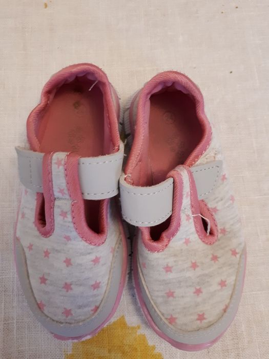 Buciki dziecięce r.24 2pary