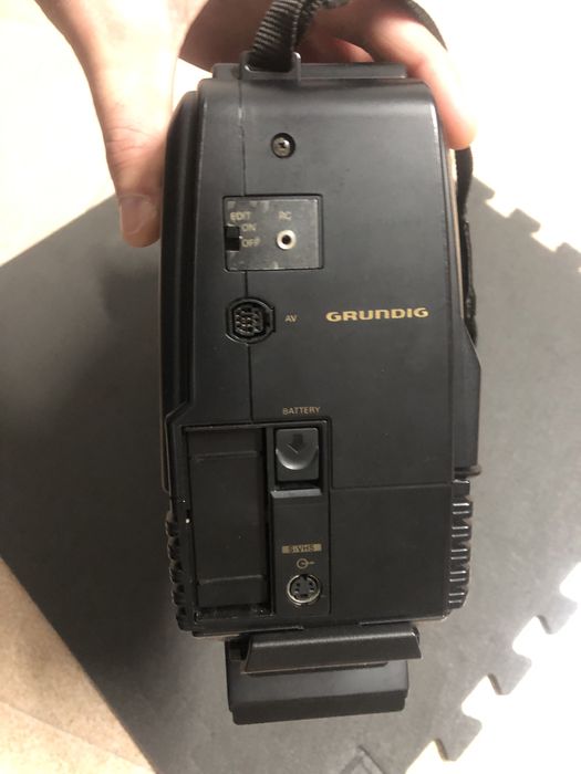 Câmara VHS Grundig S-VS180 Profissional