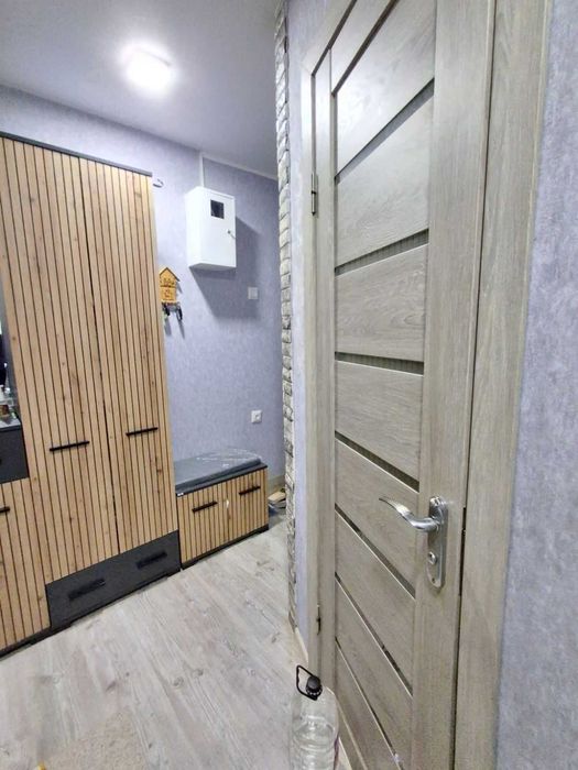 Терміново продам 2-о к/к з сучасним, якісним ремонтом на вул. А.Корольова.